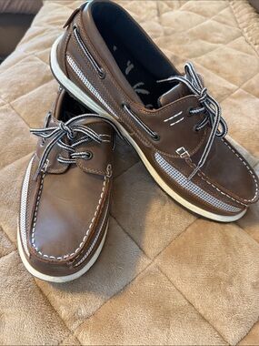 Island Surf Men's Brown Boat Shoes with Contrast Lacing